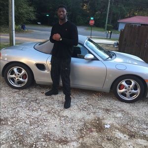 Meet your Posher, Deangelo